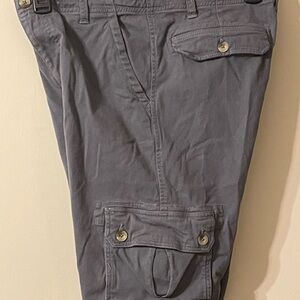 💙MAKE AN OFFER! Boys Cargo Shorts.  Size 18.  Grey. Great condition.  Clean‼️